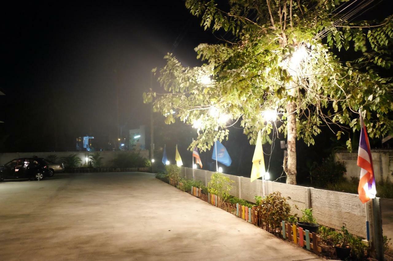 Juntima Place At Amphawa Dış mekan fotoğraf