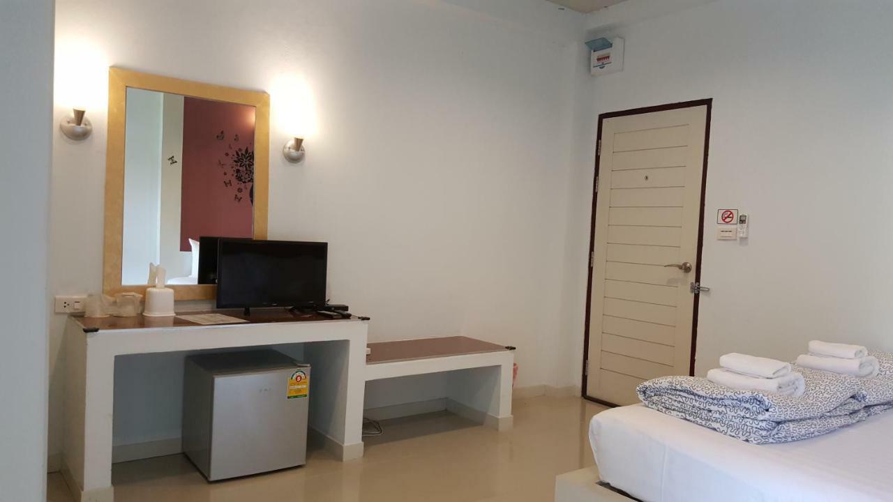 Juntima Place At Amphawa Dış mekan fotoğraf