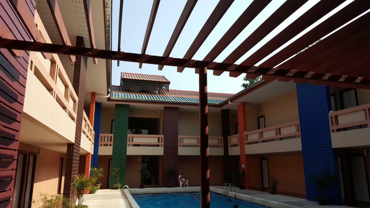 Juntima Place At Amphawa Dış mekan fotoğraf